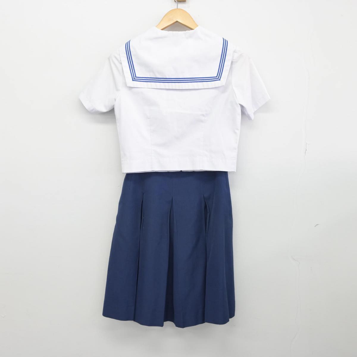 【中古】福岡県 香住丘高等学校 女子制服 3点（セーラー服・スカート）sf029285