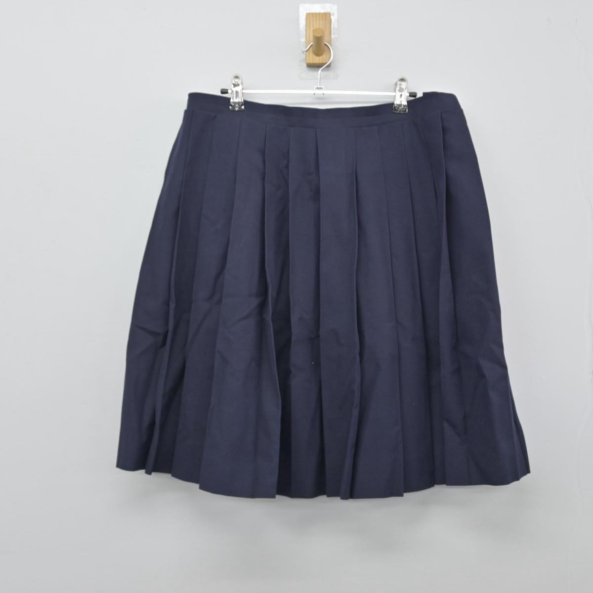 【中古】静岡県 須津中学校 女子制服 2点（セーラー服・スカート）sf029300