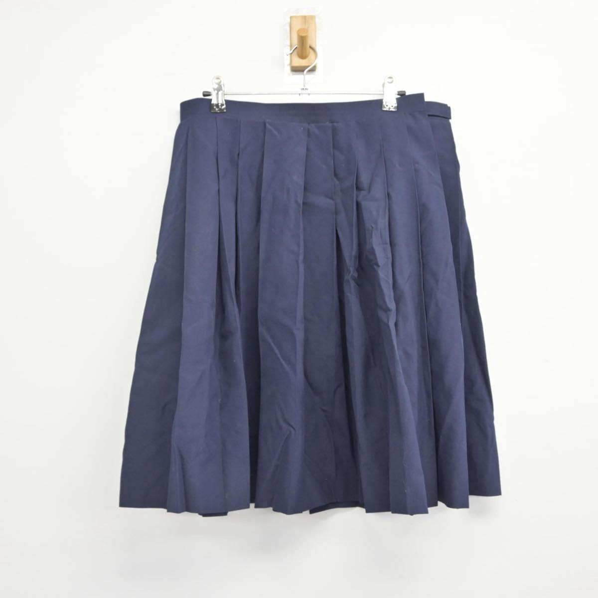 【中古】静岡県 須津中学校 女子制服 2点（セーラー服・スカート）sf029303