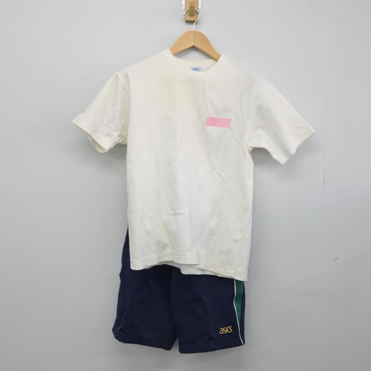 【中古】東京都 三田高等学校 女子制服 2点（体操服 上・体操服 下）sf029307