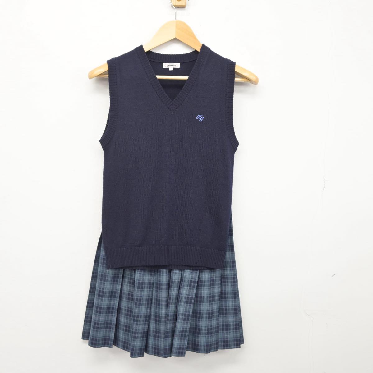 【中古】千葉県 敬愛学園高等学校 女子制服 2点（ニットベスト・スカート）sf029320