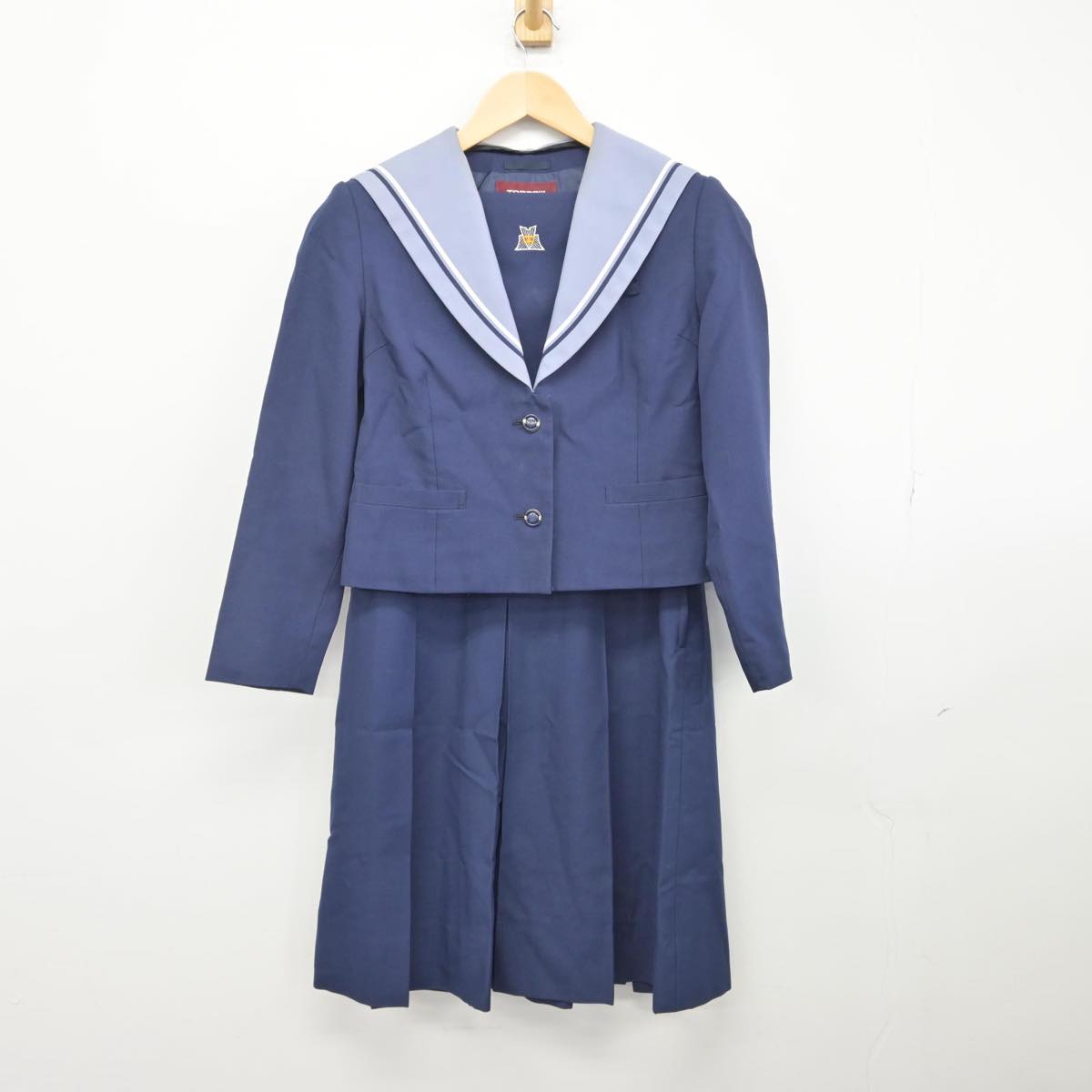 【中古】千葉県 貝塚中学校 女子制服 2点（ブレザー・スカート）sf029347