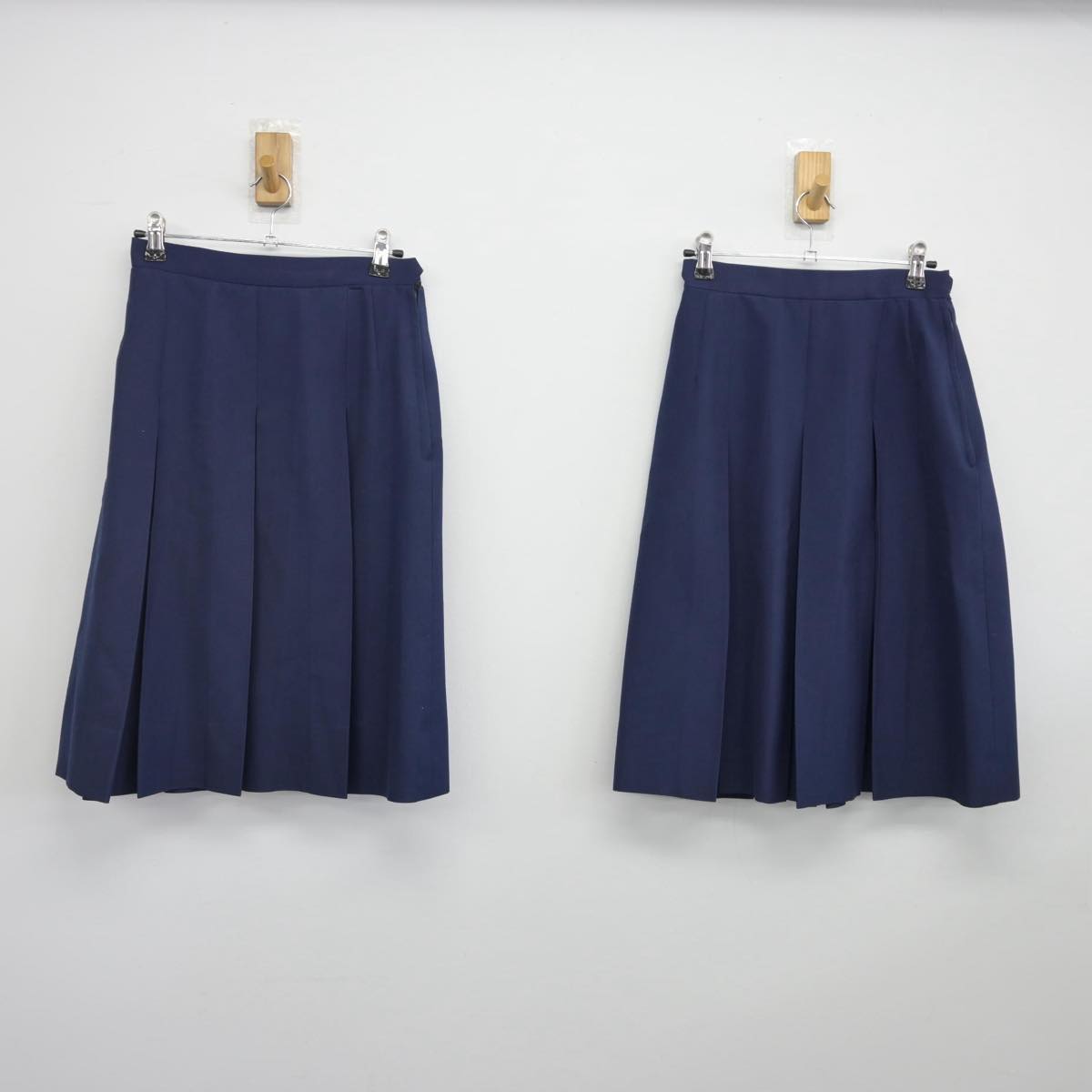 【中古】千葉県 貝塚中学校 女子制服 2点（スカート）sf029349