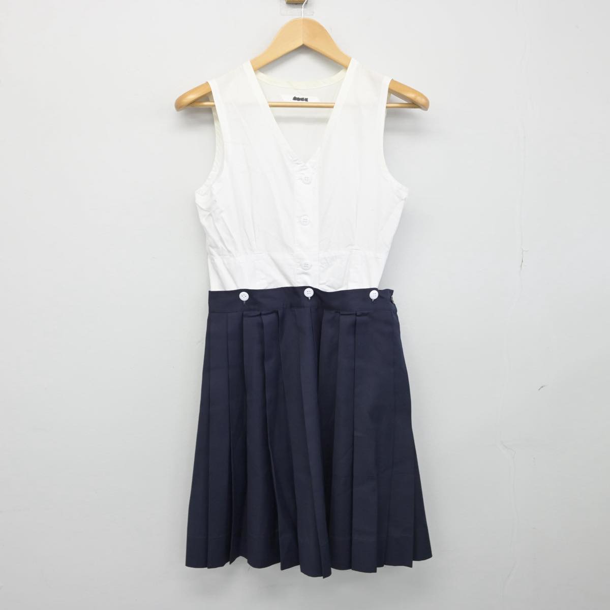 【中古】神奈川県 湘南白百合学園高等学校 女子制服 4点（セーラー服・スカート）sf029362