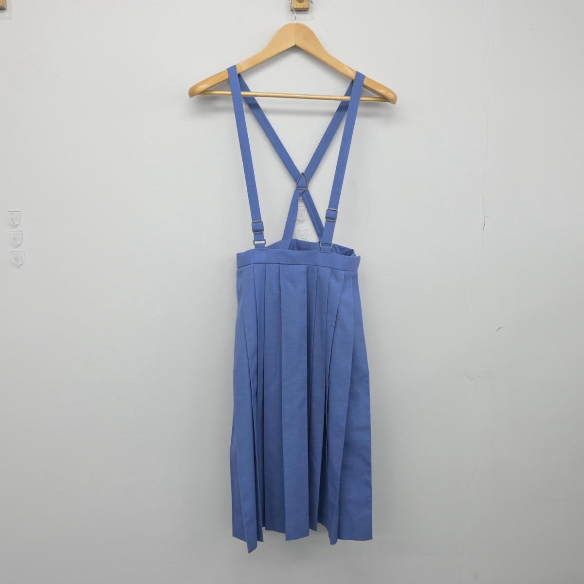 【中古】熊本県 二岡中学校 女子制服 2点（セーラー服・スカート）sf029378