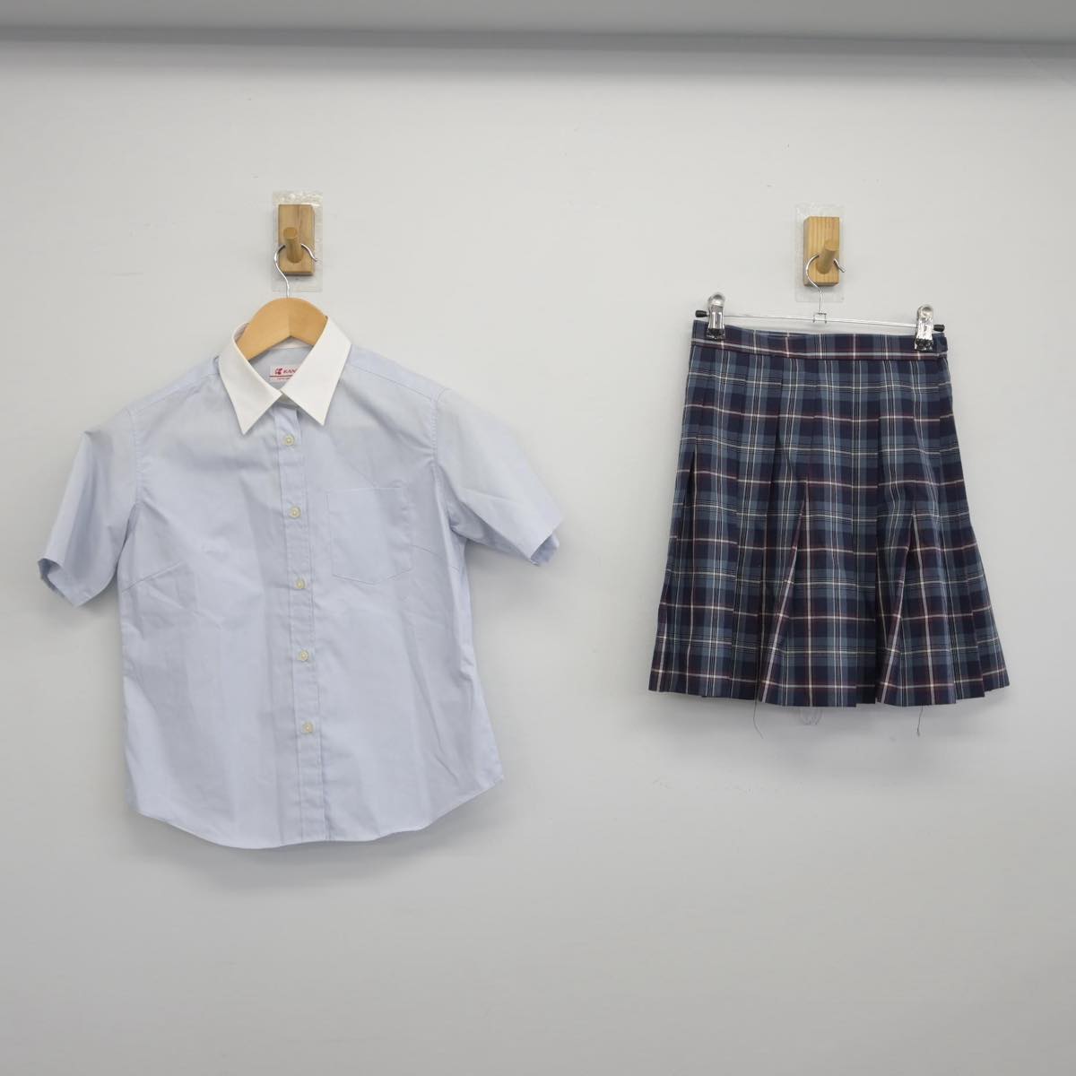 【中古】広島県 向陽台高等学校 /小井手ファッションビューティー専門学校 女子制服 2点（シャツ・スカート）sf029391