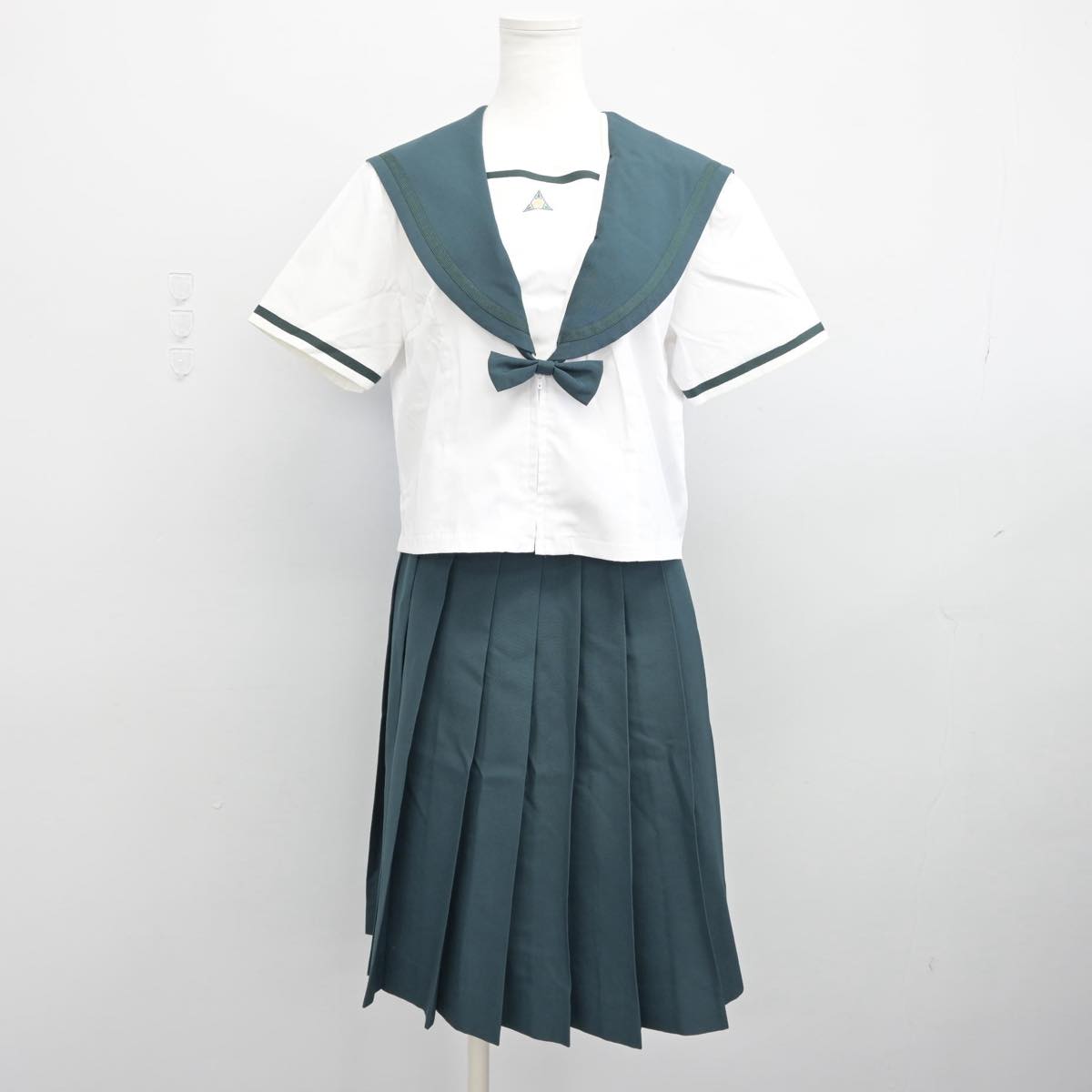 【中古】千葉県 成田国際高等学校 女子制服 3点（セーラー服・スカート）sf029397