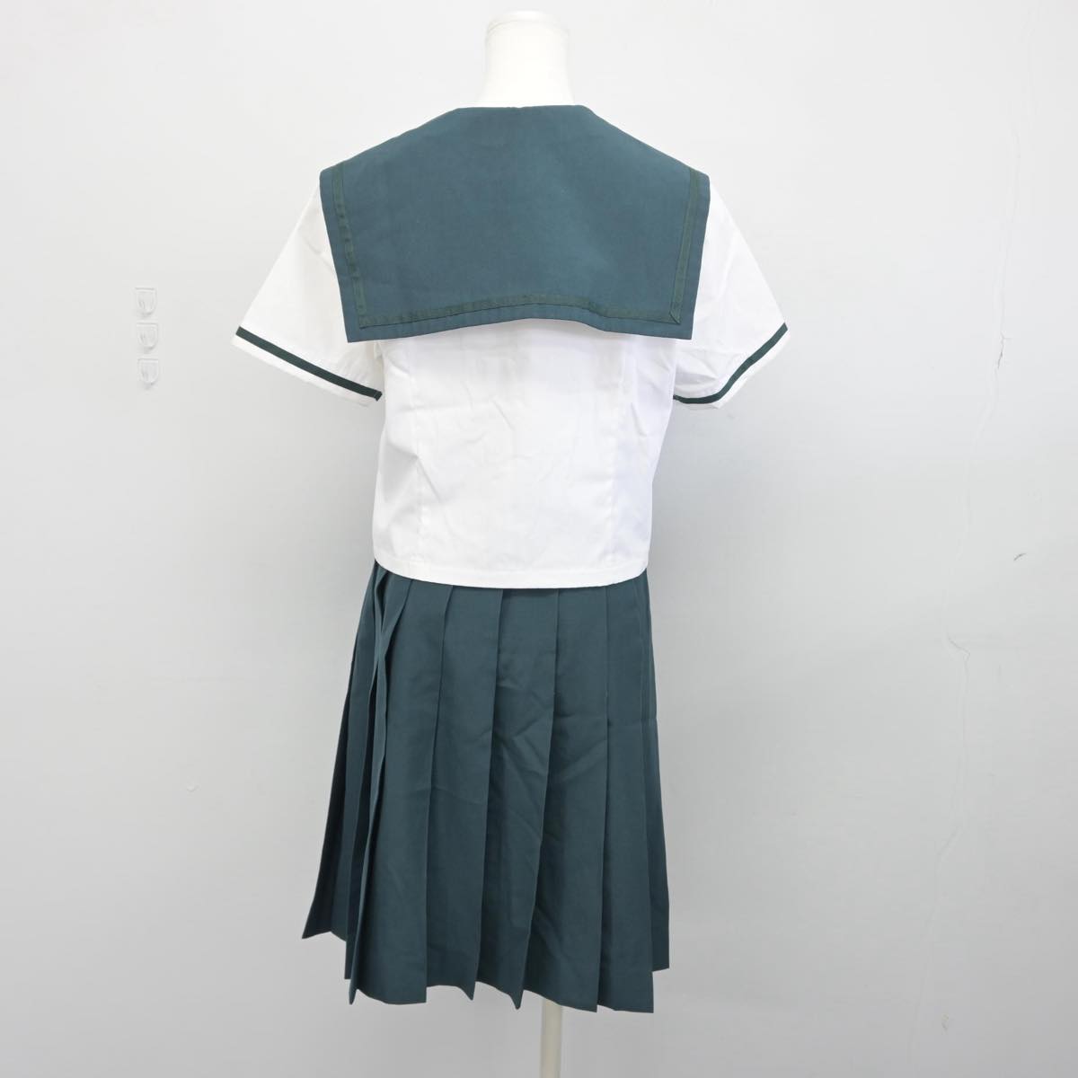 【中古】千葉県 成田国際高等学校 女子制服 3点（セーラー服・スカート）sf029397