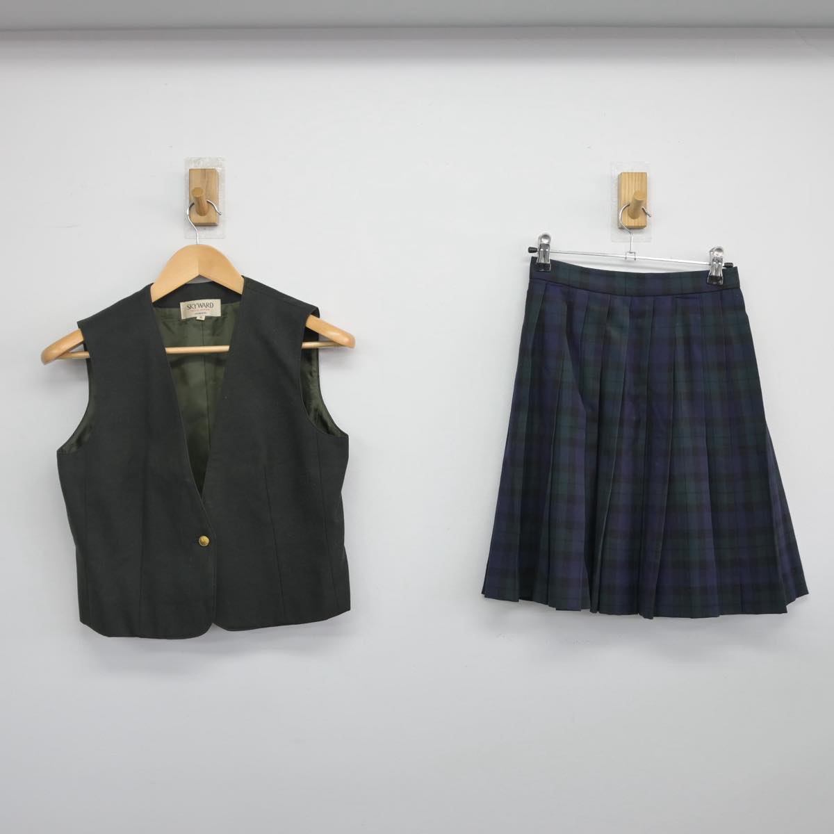 【中古】宮城県 仙台育英学園高等学校 女子制服 2点（ベスト・スカート）sf029489