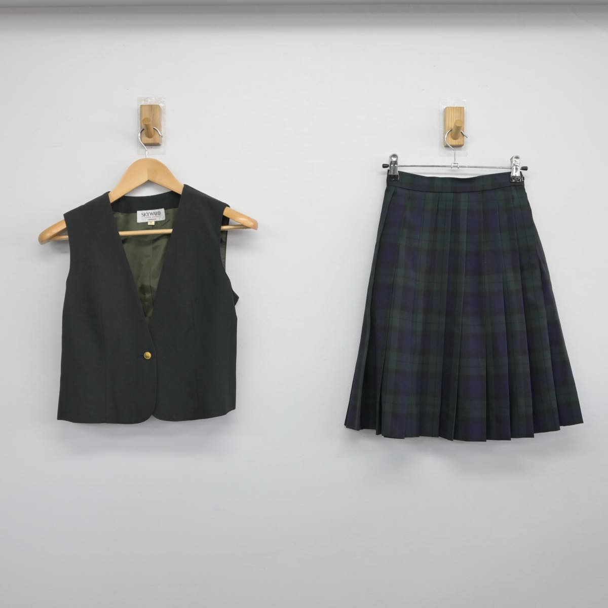 【中古】宮城県 仙台育英学園高等学校 女子制服 2点（ベスト・スカート）sf029491