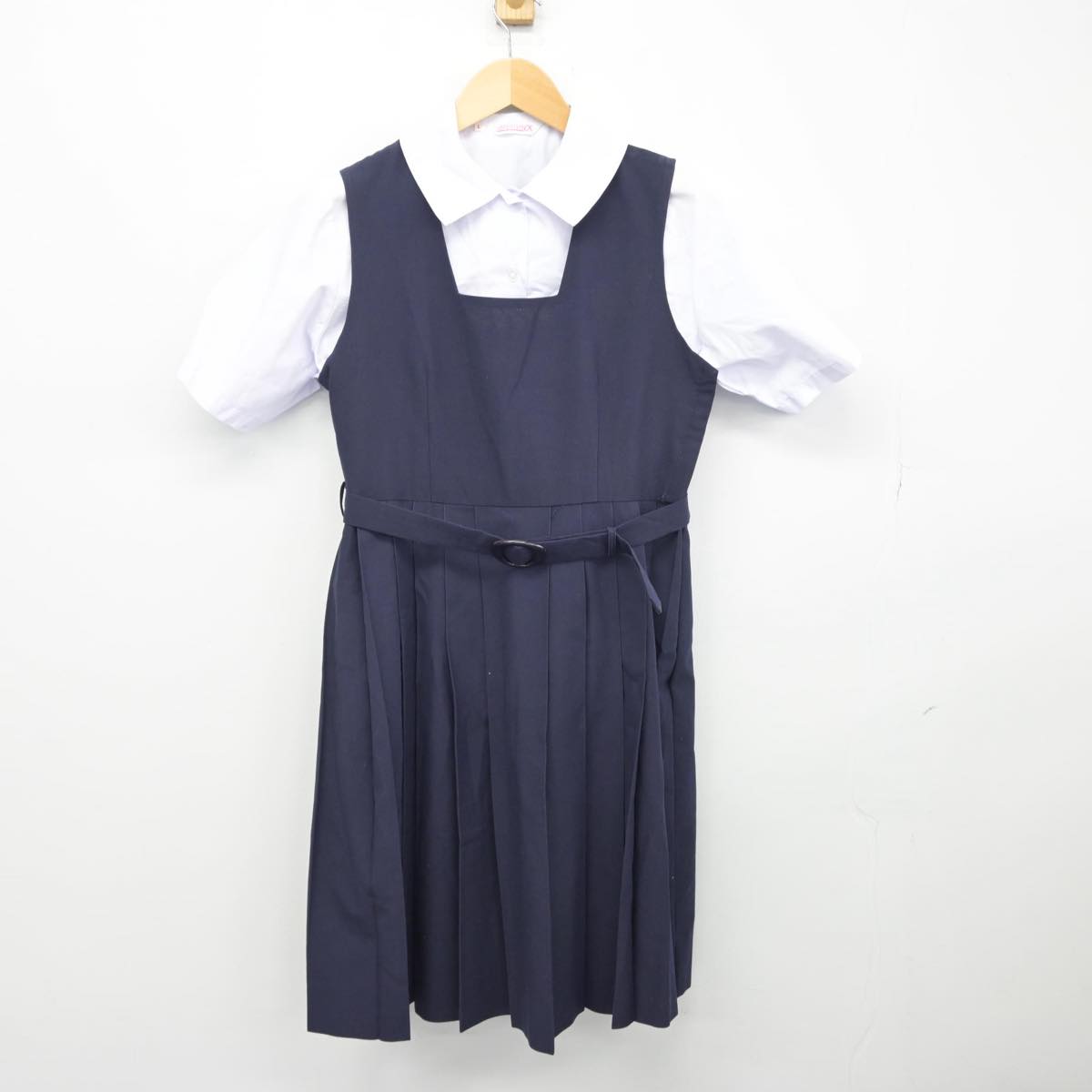 【中古】埼玉県 春日部中学校 女子制服 3点（シャツ・シャツ・ジャンパースカート）sf029513