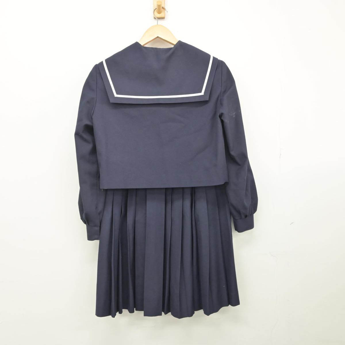 【中古】愛知県 津島北高等学校 女子制服 3点（セーラー服・スカート）sf029516