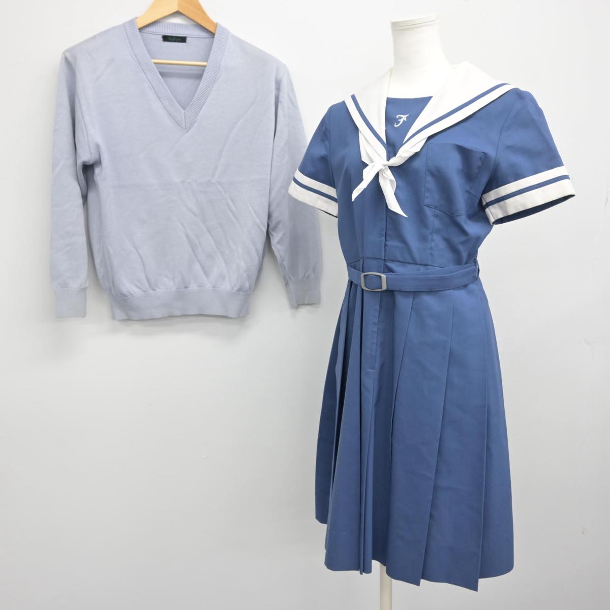 【中古】熊本県 熊本学園大学付属高等学校 女子制服 3点（ニット・ワンピース）sf029526