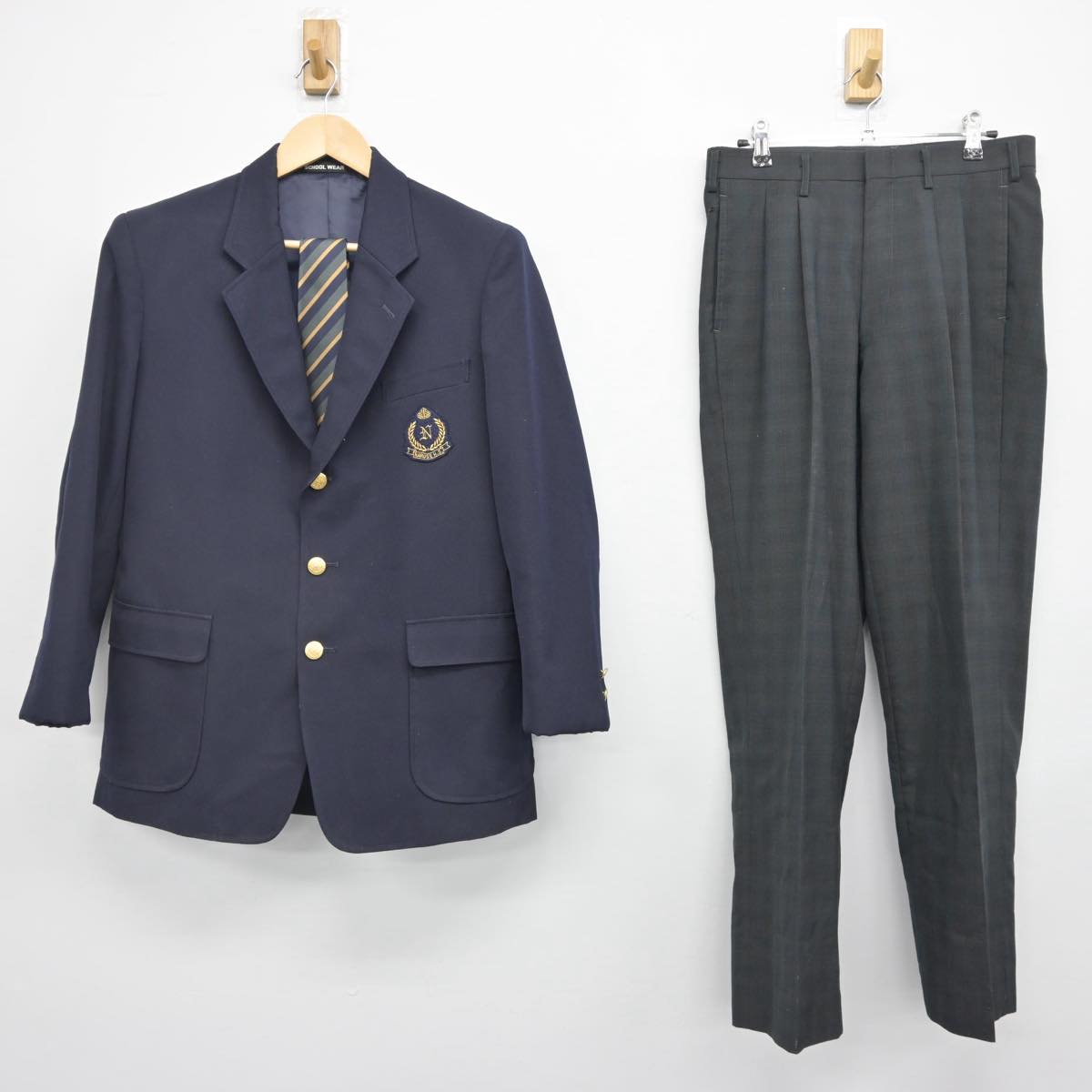 【中古】東京都 成瀬高等学校 男子制服 3点（ブレザー・ズボン）sf029531