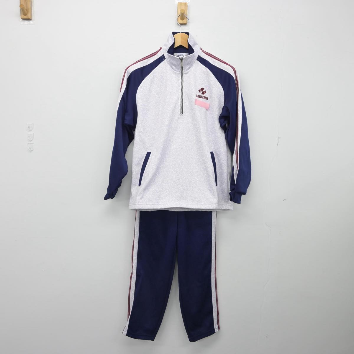 【中古】栃木県 作新学院高等学校 女子制服 3点（ジャージ 上・体操服 上・ジャージ 下）sf029556