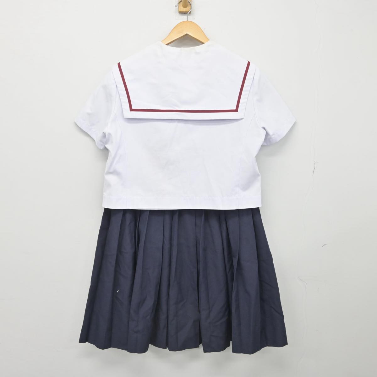 【中古】愛知県 治郎丸中学校 女子制服 3点（セーラー服・シャツ・スカート）sf029561