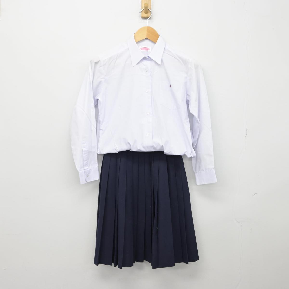 【中古】鳥取県 鳥取西高等学校 女子制服 2点（シャツ・スカート）sf029587