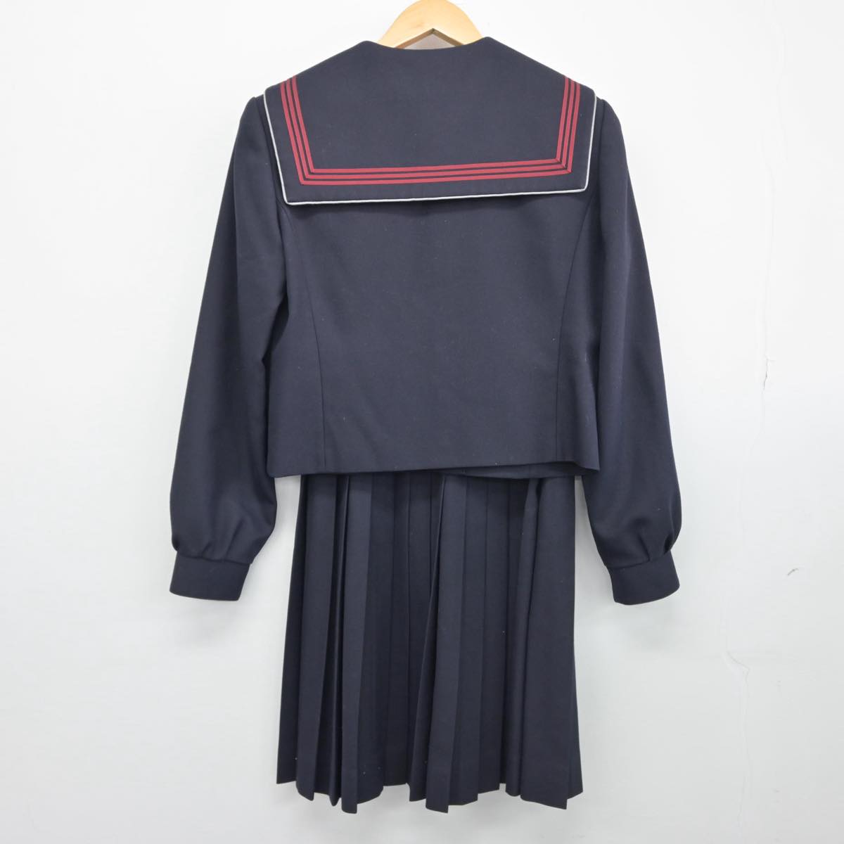 【中古】和歌山県 海南高等学校 女子制服 2点（セーラー服・スカート）sf029623