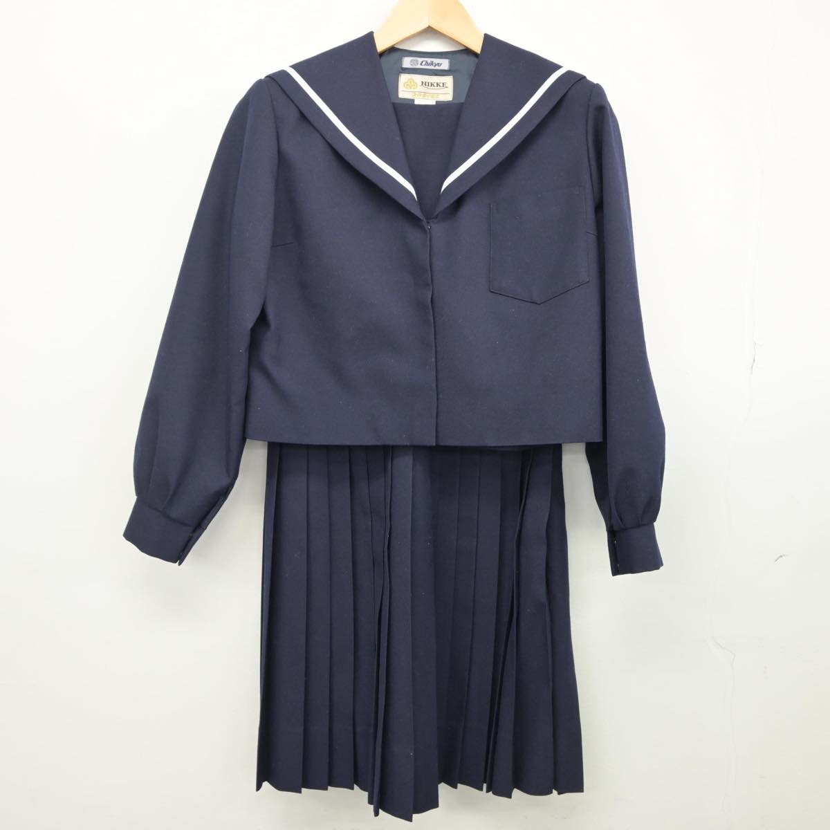 【中古】和歌山県 海南市立海南中学校 女子制服 2点（セーラー服・スカート）sf029624