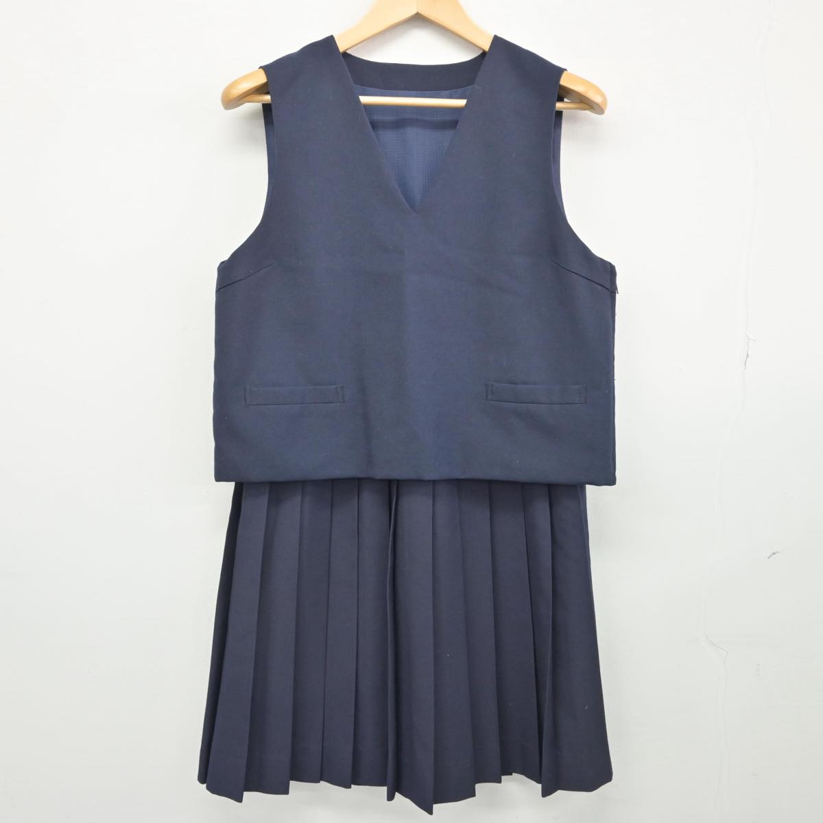 【中古】群馬県 五村町玉村中学校 女子制服 2点（ベスト・スカート）sf029629