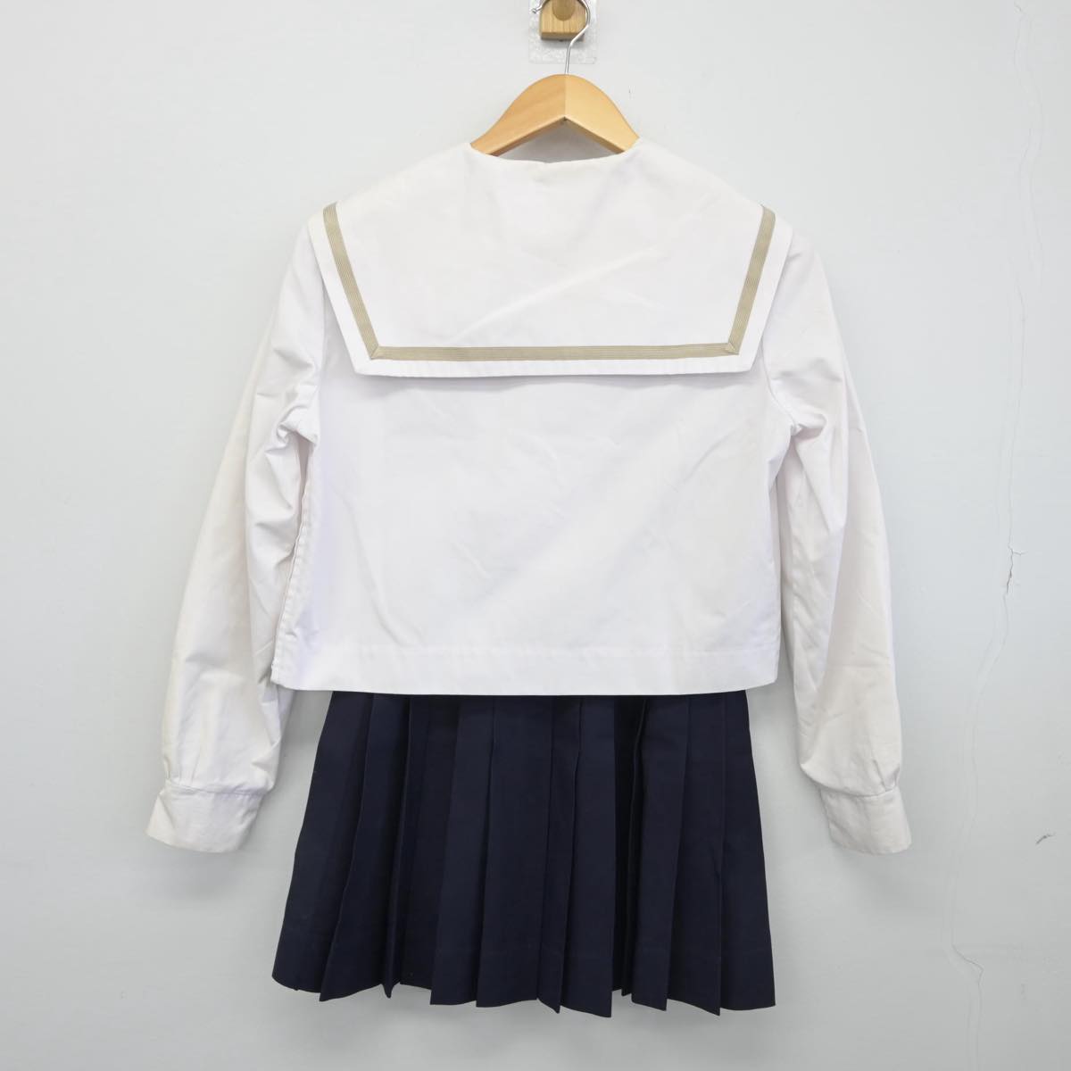 【中古】愛知県 天白高等学校 女子制服 2点（セーラー服・スカート）sf029659