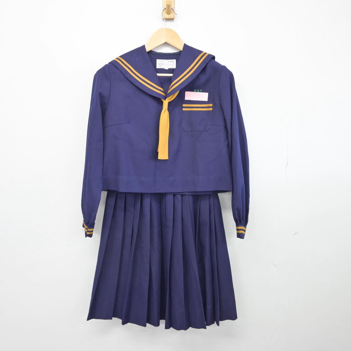 【中古】沖縄県 松島中学校 女子制服 3点（セーラー服・スカート）sf029666