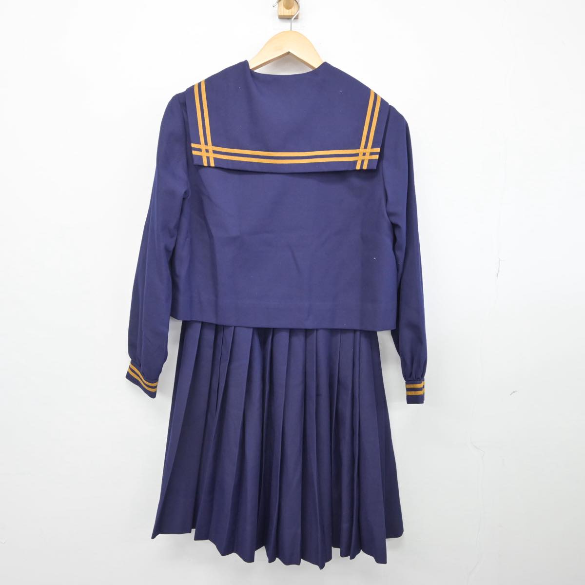 【中古】沖縄県 松島中学校 女子制服 3点（セーラー服・スカート）sf029667