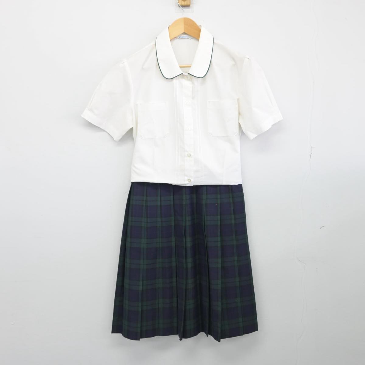 【中古】三重県 暁中学校高等学校 女子制服 2点（シャツ・スカート）sf029698