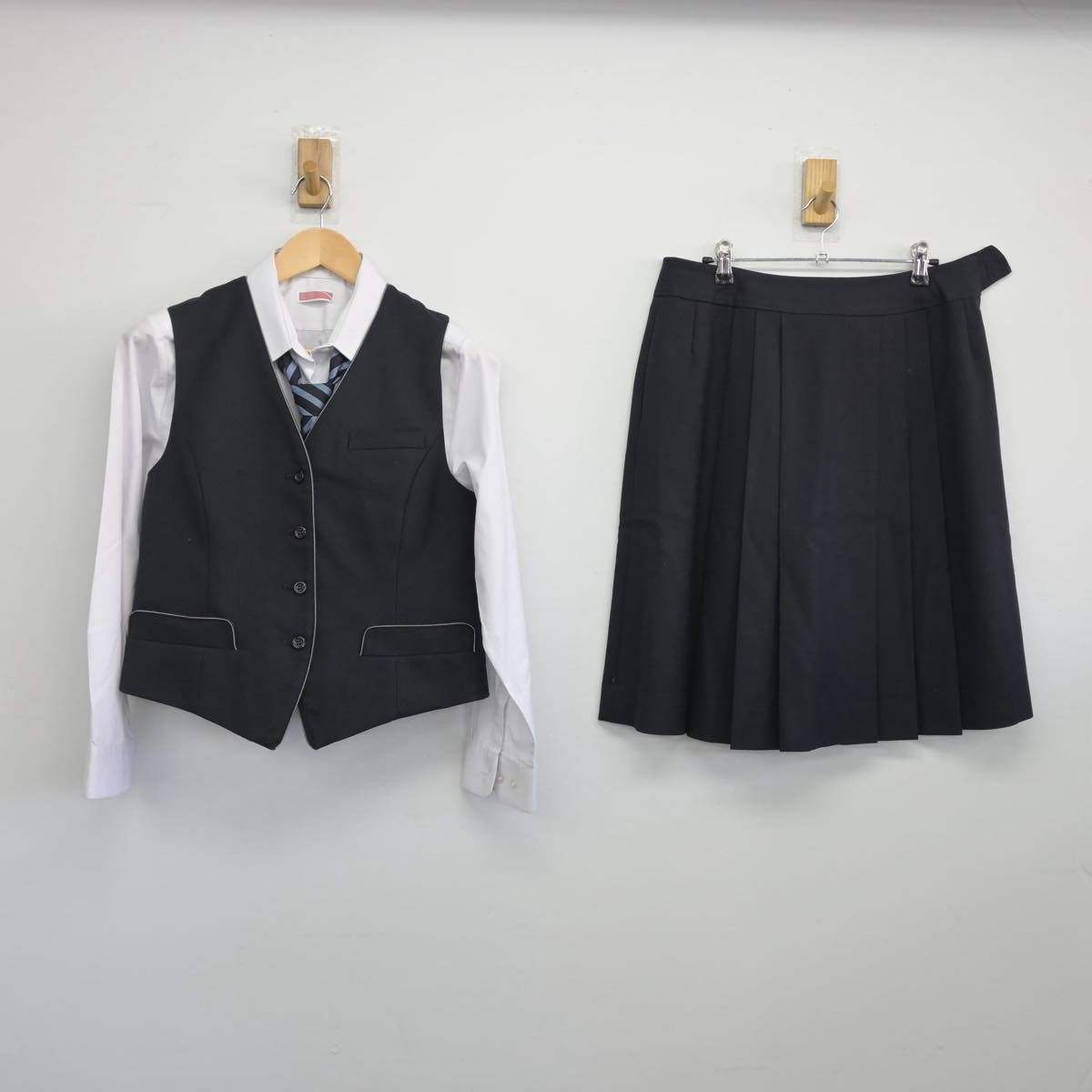 【中古】北海道 札幌藻岩高等学校 女子制服 5点（ブレザー・ベスト・シャツ・スカート）sf029728