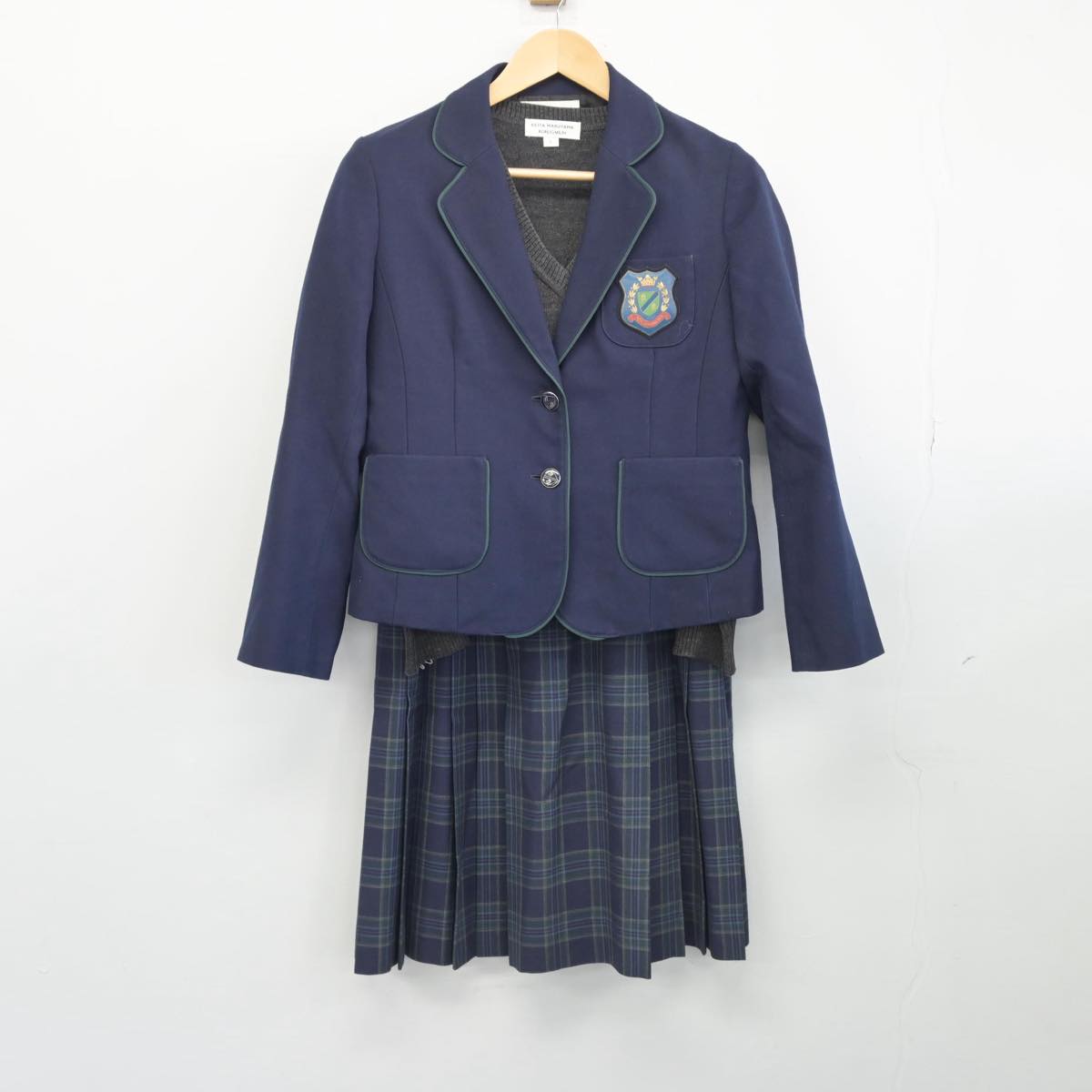 【中古】東京都 國學院高等学校 女子制服 3点（ブレザー・ニット・スカート）sf029731