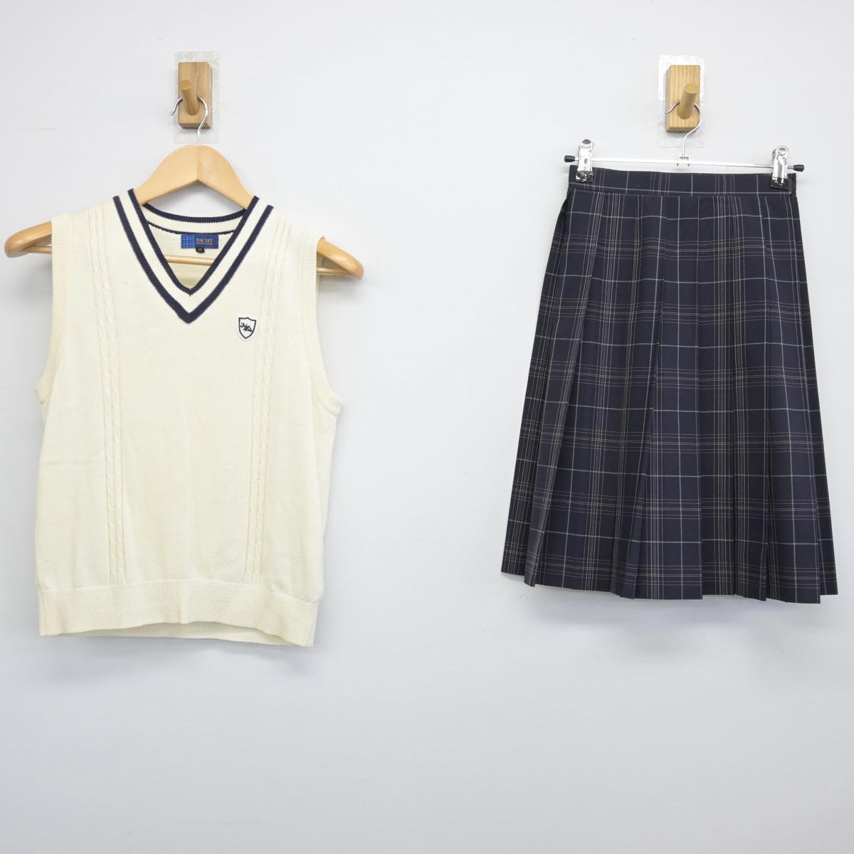 【中古】山口県 野田学園中学高等学校 女子制服 2点（ニットベスト・スカート）sf029747