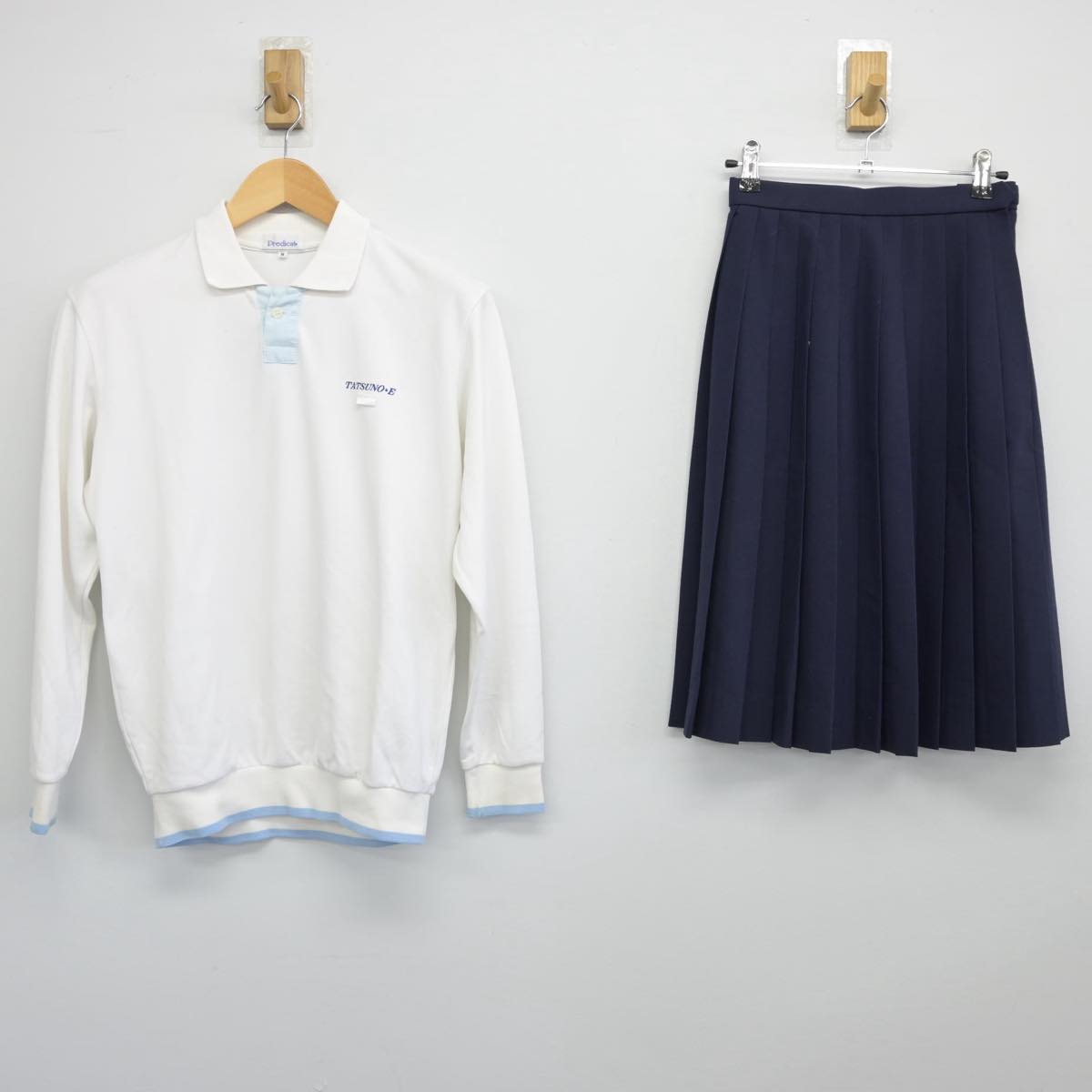 【中古】兵庫県 龍野東中学校 女子制服 2点（シャツ・スカート）sf029767