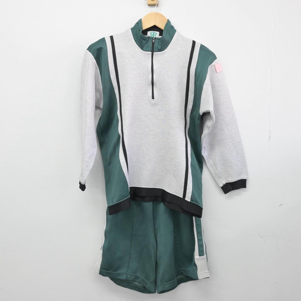 【中古】千葉県 ちはら台南中学校 女子制服 3点（ジャージ 上・ジャージ 下・体操服 下）sf029783