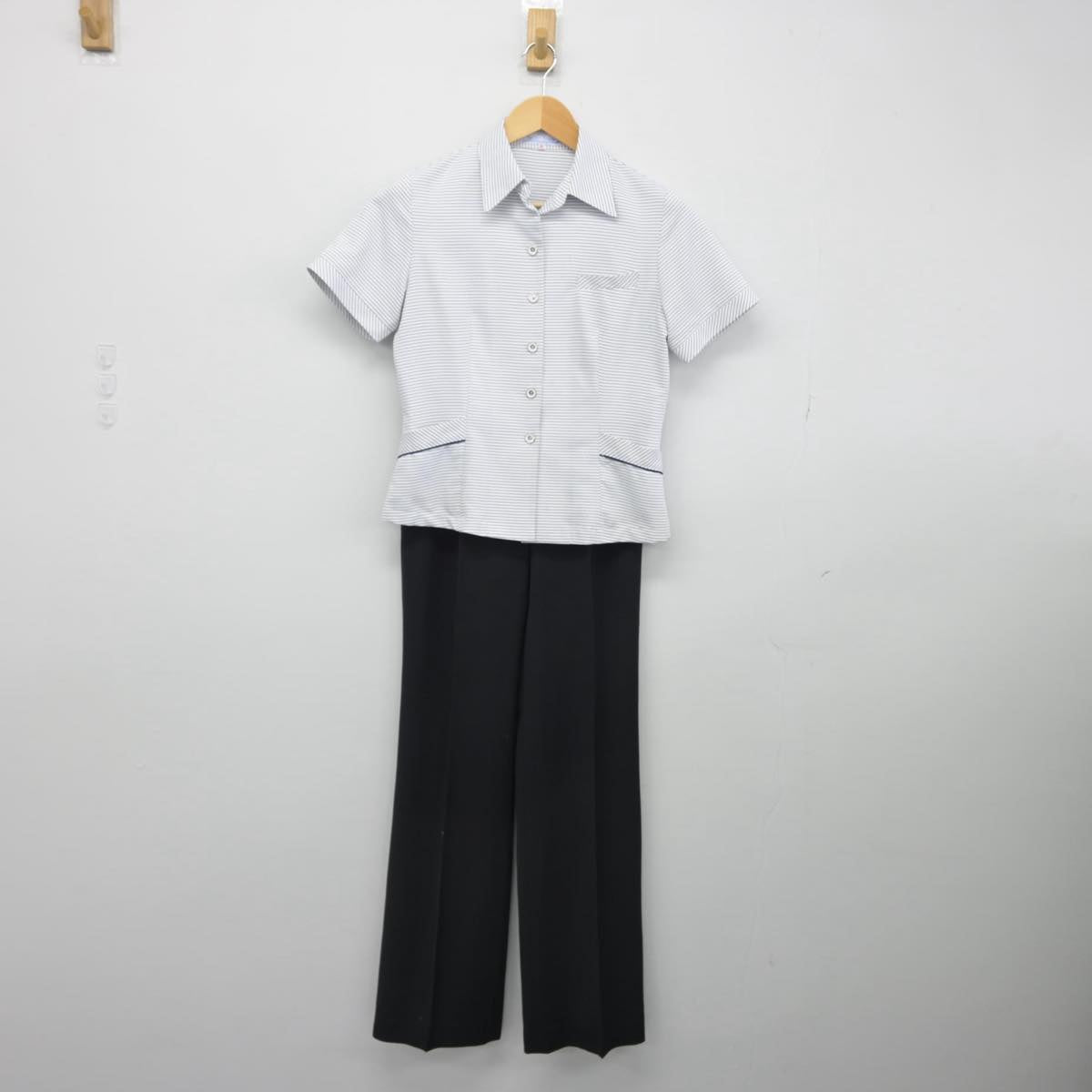 【中古】 一般事務服 女子制服 2点（シャツ・ズボン）sf029826