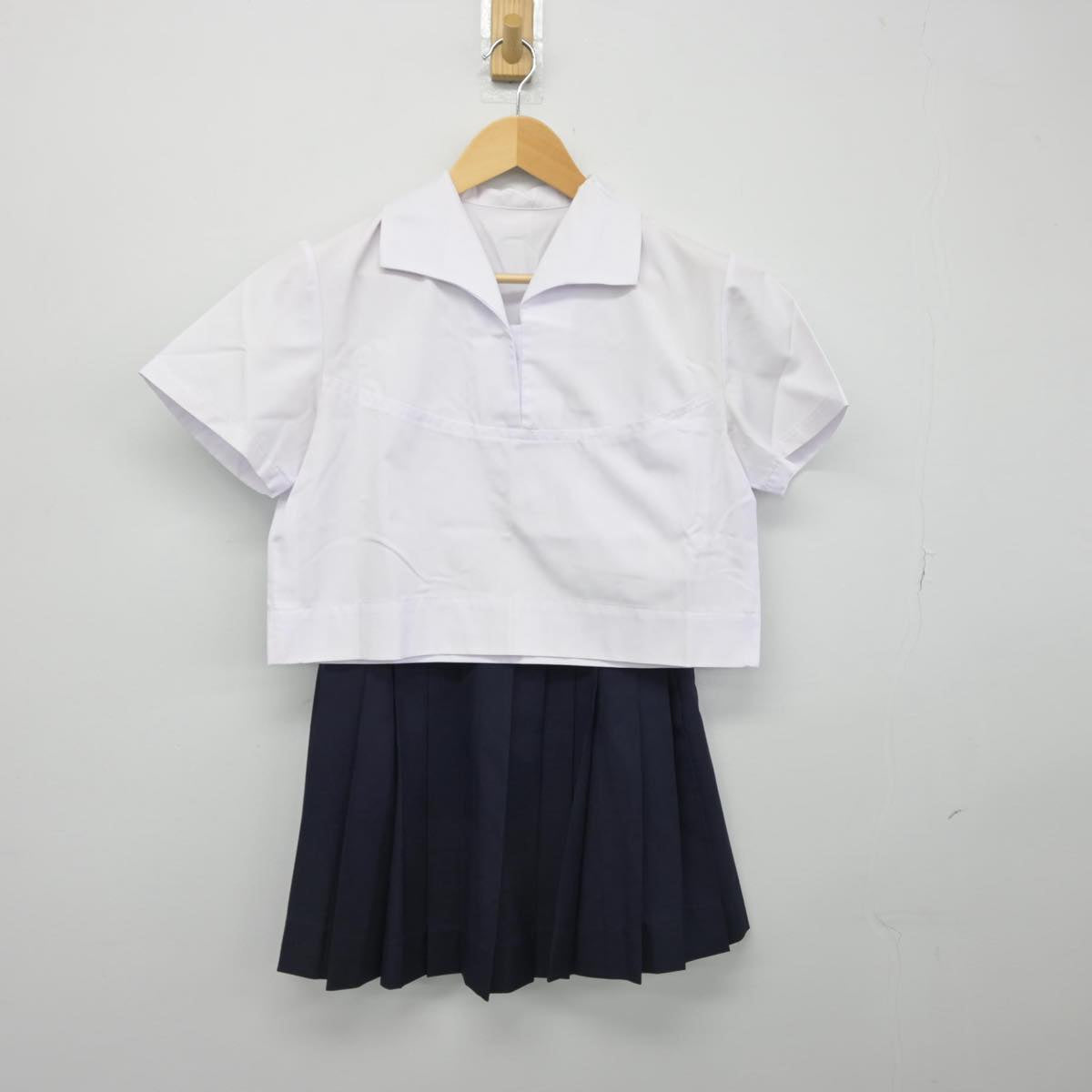 【中古】宮城県 宮城県気仙沼高等学校 女子制服 2点（シャツ・スカート）sf029841