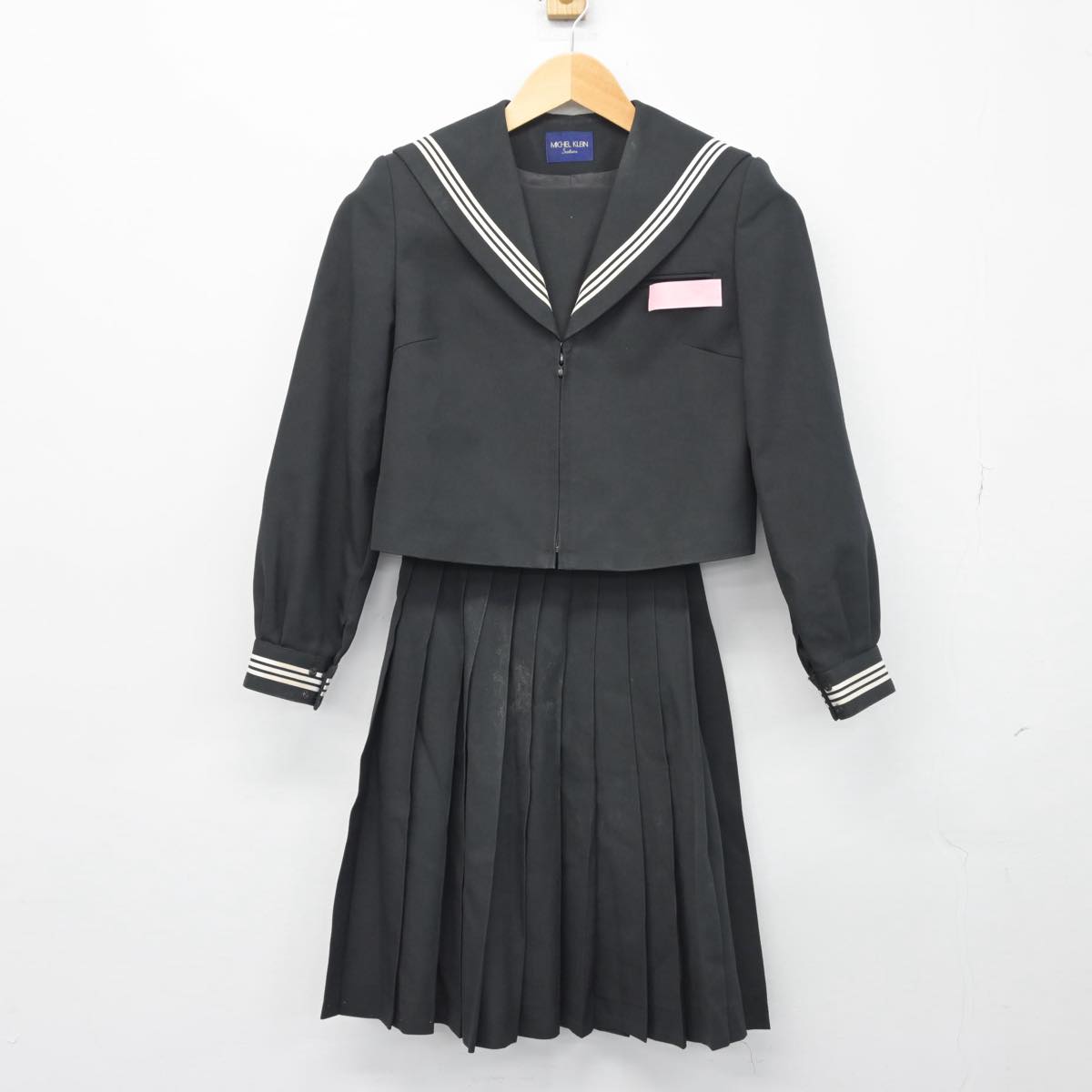 【中古】大分県 宇佐中学校 女子制服 2点（セーラー服・スカート）sf029849