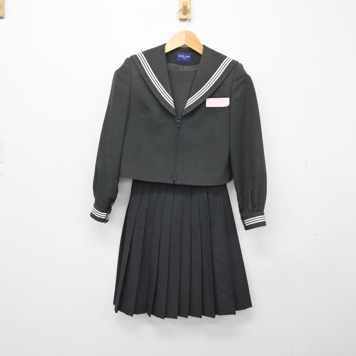 【中古】大分県 宇佐中学校 女子制服 2点（セーラー服・スカート）sf029850