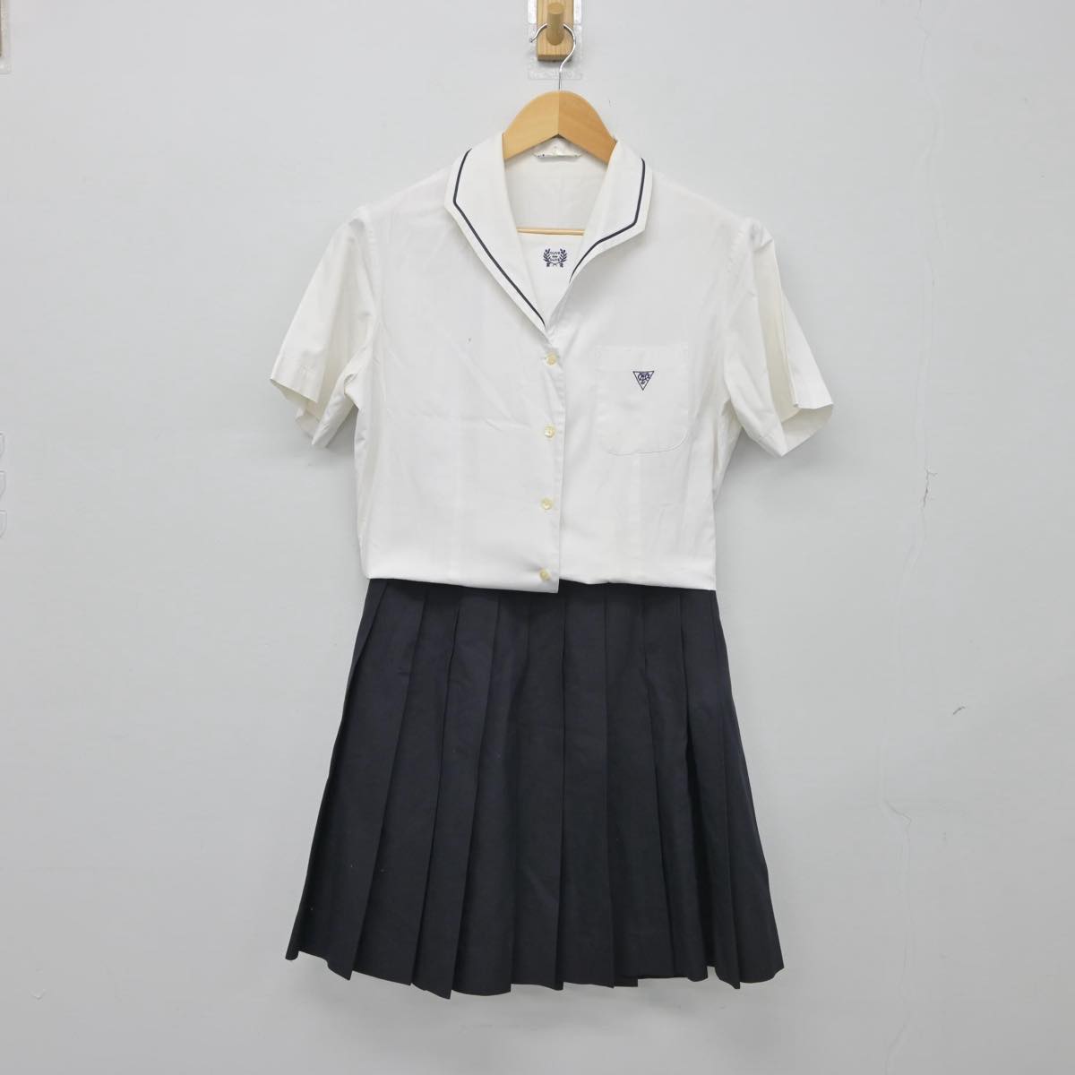 【中古】兵庫県 日ノ本学園高等学校 女子制服 3点（シャツ・シャツ・スカート）sf029854