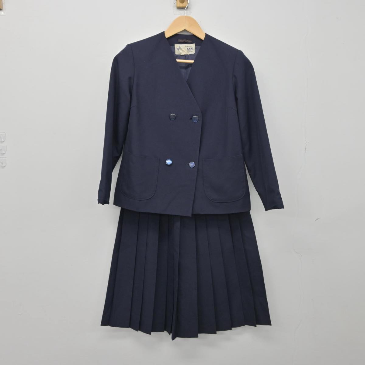 【中古】埼玉県 岡部中学校 女子制服 3点（ブレザー・ベスト・スカート）sf029866