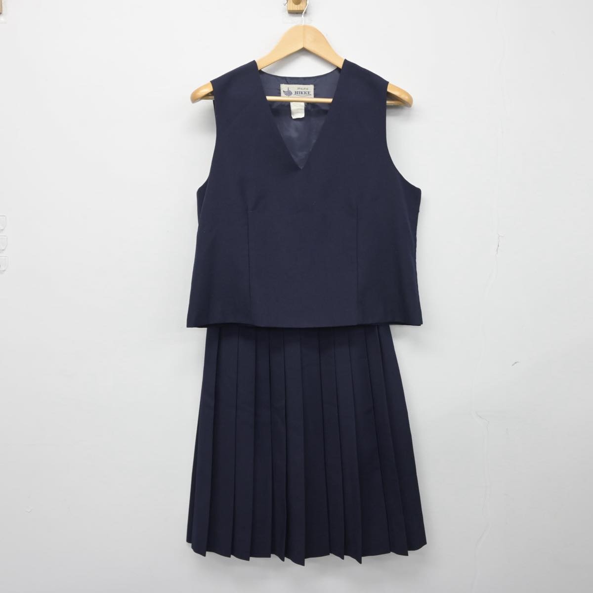 【中古】埼玉県 岡部中学校 女子制服 3点（ブレザー・ベスト・スカート）sf029867