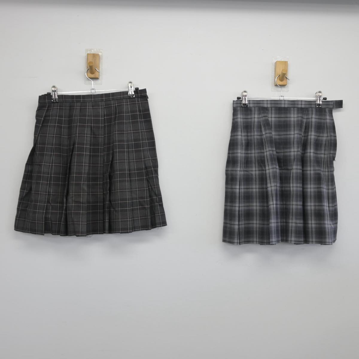 【中古】東京都 武蔵野高等学校 女子制服 2点（スカート・スカート）sf029890