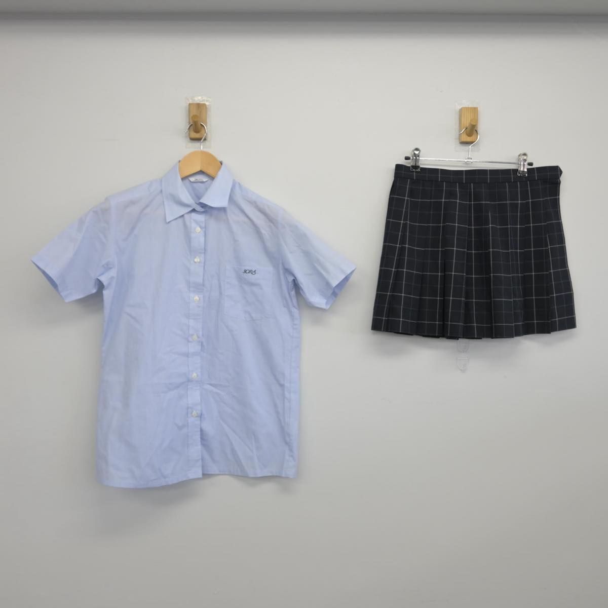 【中古】神奈川県 相模原青陵高等学校 女子制服 2点（シャツ・スカート）sf029899