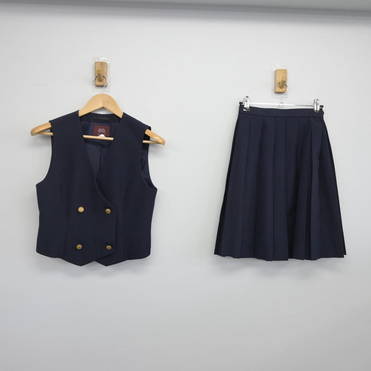 【中古】埼玉県 新座総合技術高等学校 女子制服 2点（ベスト・スカート）sf029989