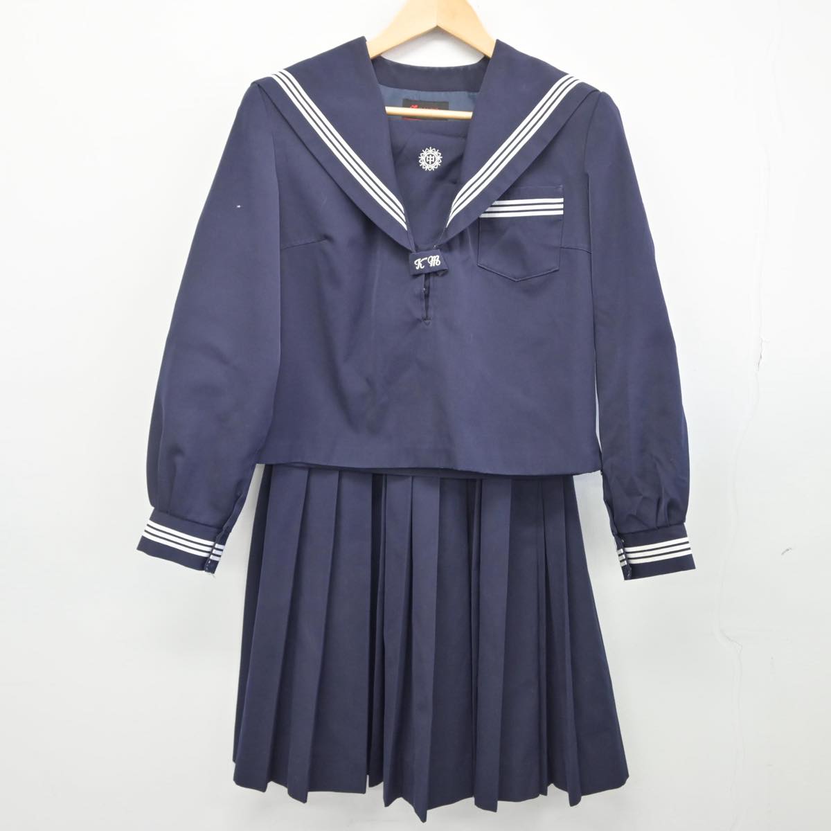 【中古】愛媛県 久米中学校 女子制服 3点（セーラー服・ベスト・スカート）sf029998