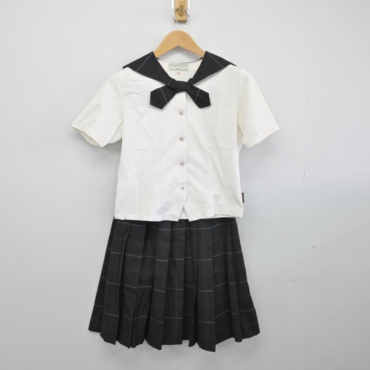 【中古】福岡県 九州産業大学附属九州産業高等学校 女子制服 2点（セーラー服・スカート）sf030075