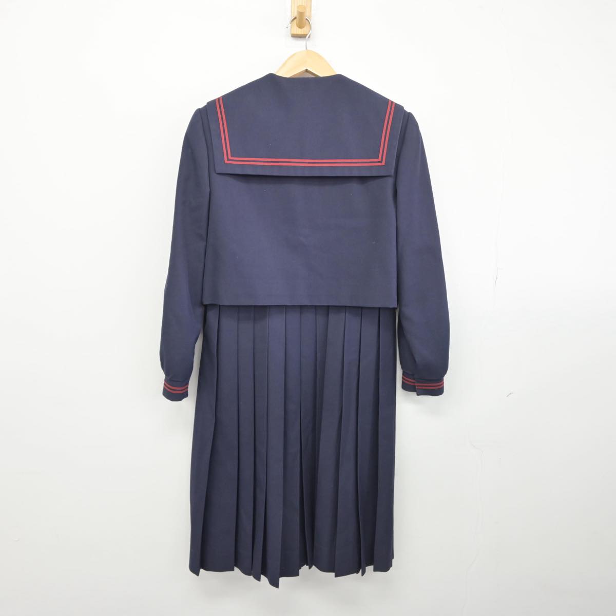 【中古】鹿児島県 鹿児島市立城西中学校 女子制服 3点（セーラー服・ジャンパースカート）sf030083