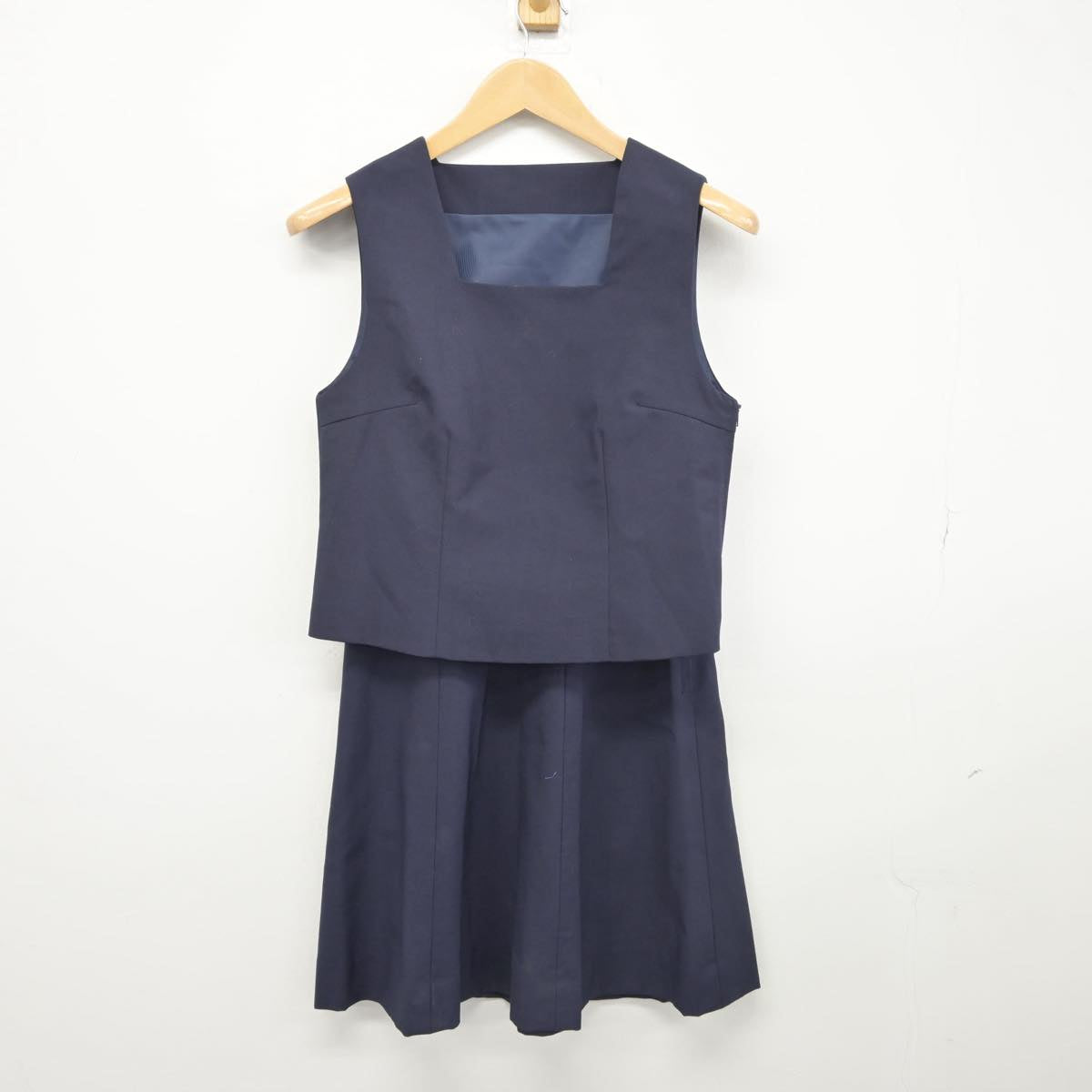 【中古】群馬県 高崎女子高等学校 女子制服 2点（ベスト・スカート）sf030140