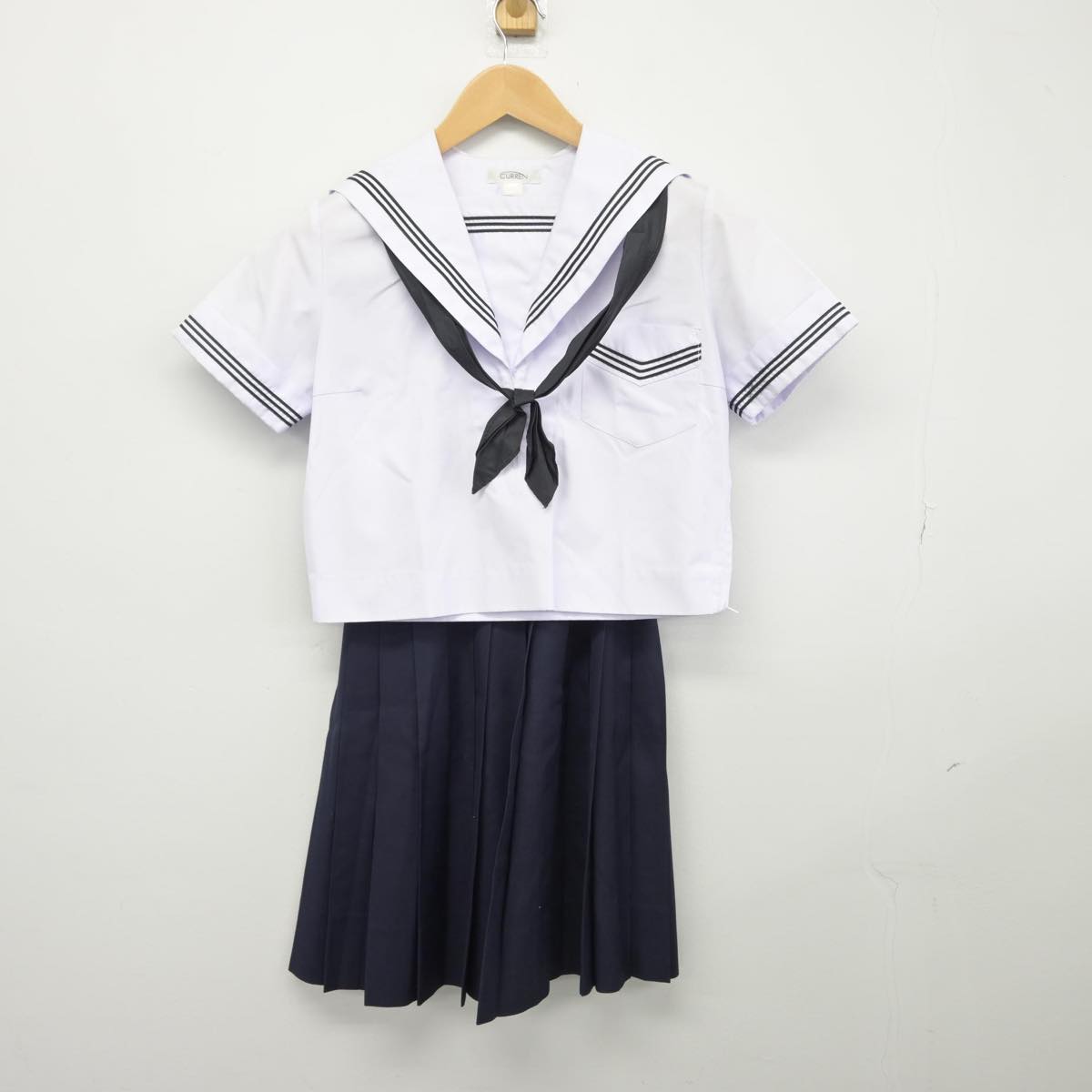 【中古】大阪府 清水谷高等学校 女子制服 3点（セーラー服・スカート）sf030170