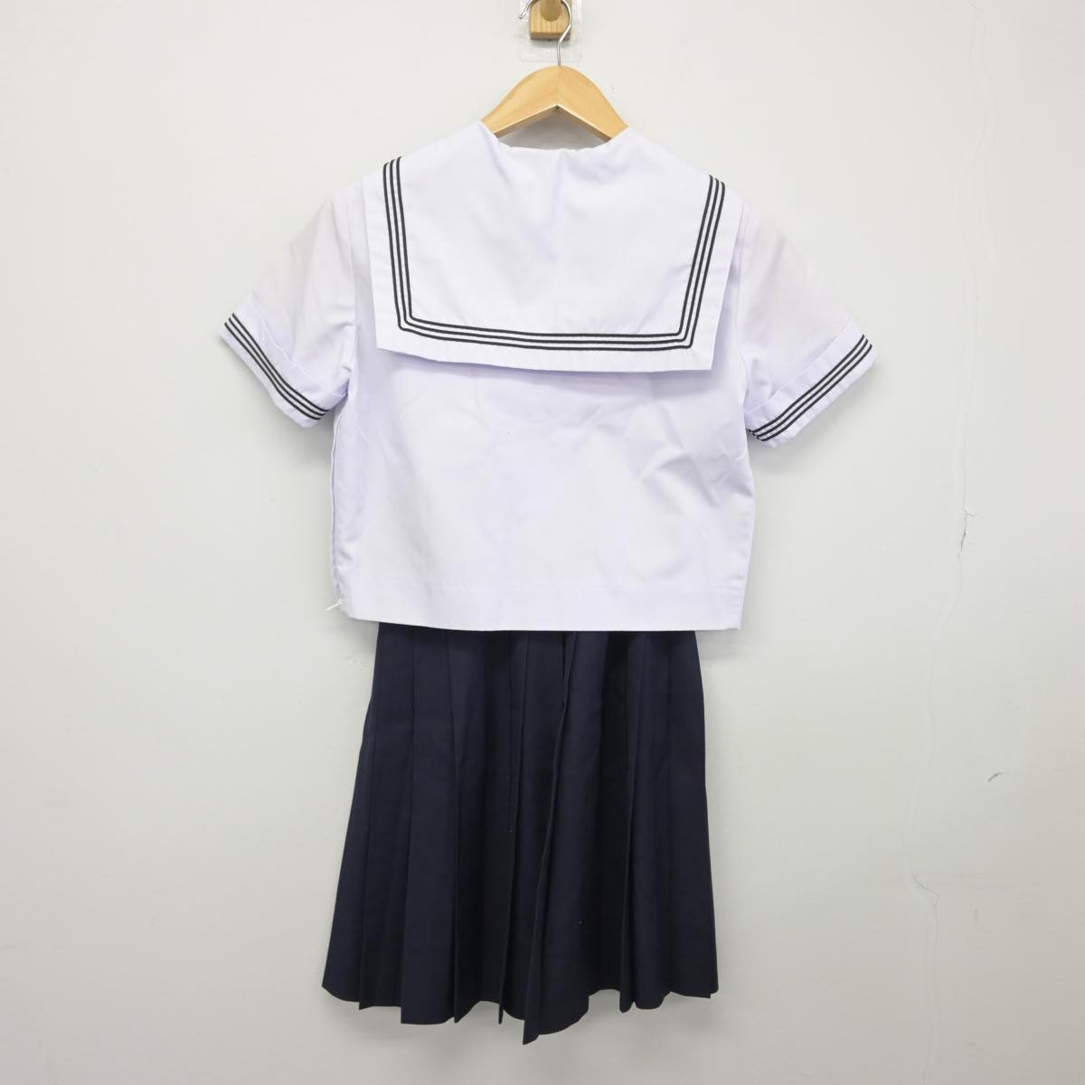 【中古】大阪府 清水谷高等学校 女子制服 3点（セーラー服・スカート）sf030170