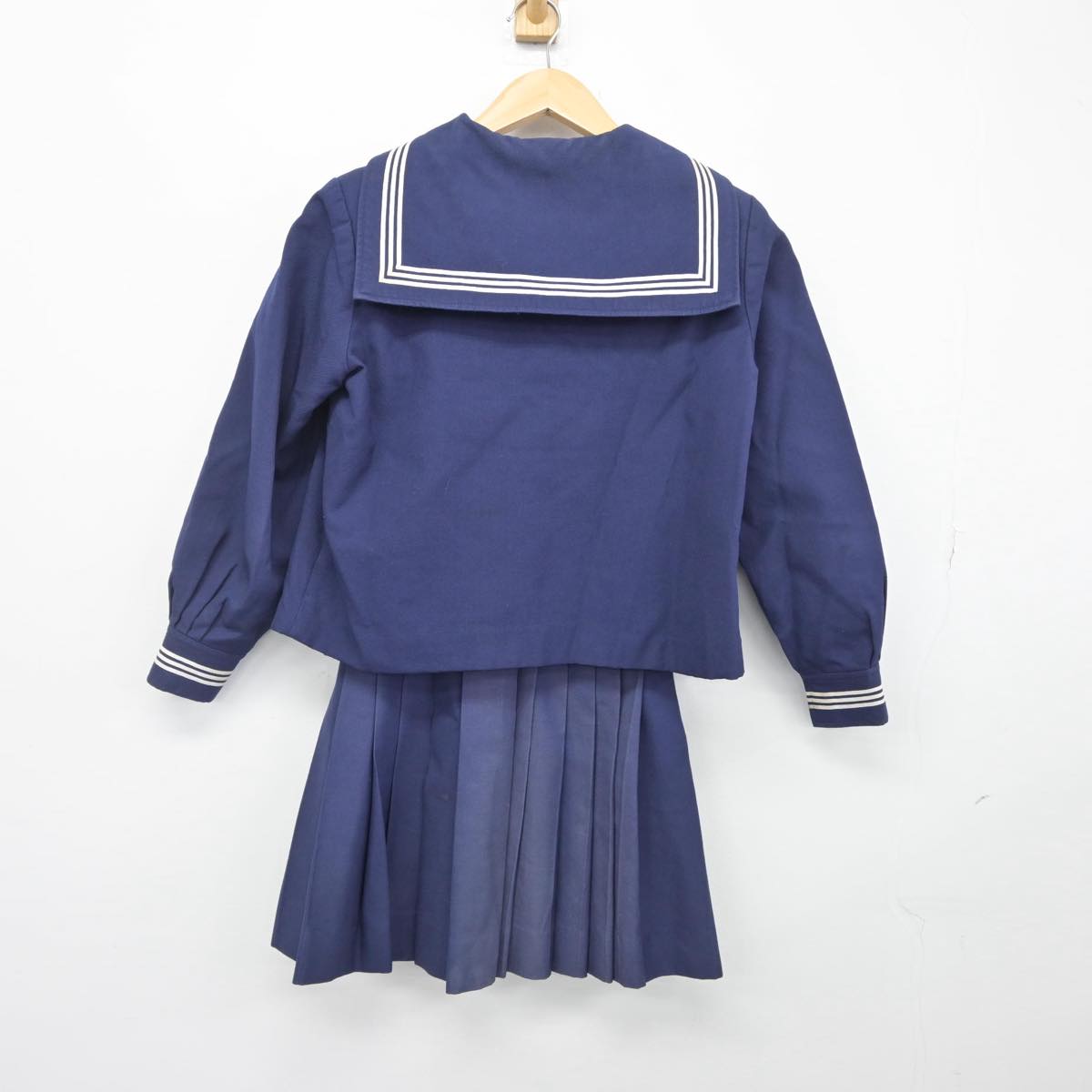 【中古】京都府 京都女子大学附属小学校 女子制服 2点（セーラー服・スカート）sf030171